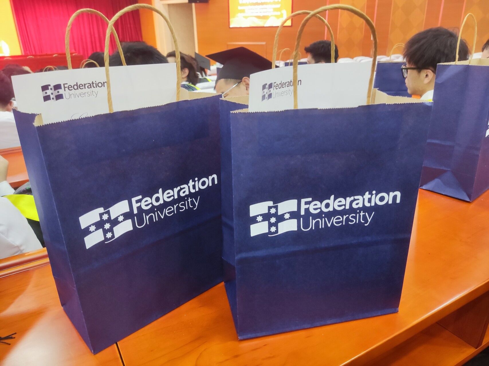 毕业祝贺信等小礼物