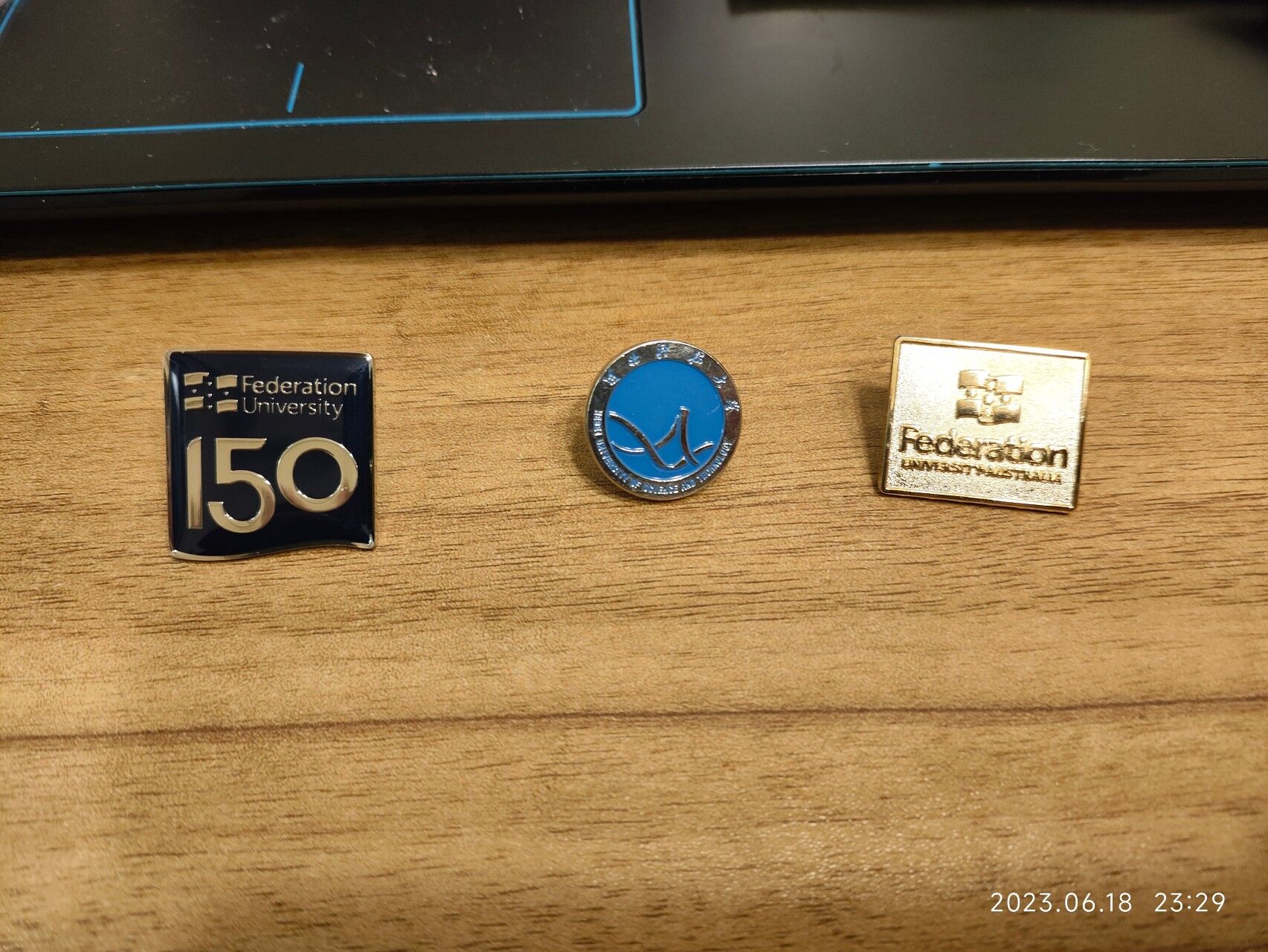 河北科技大学 校徽和纪念徽章